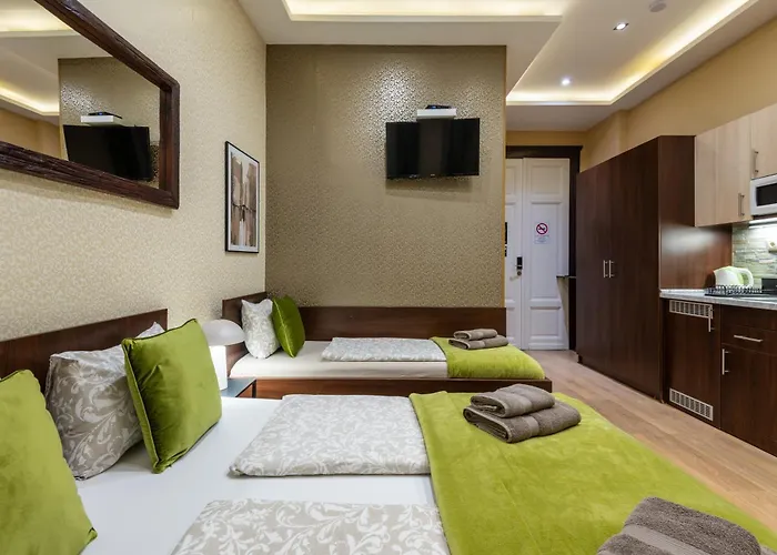 First Floor Queen Studio